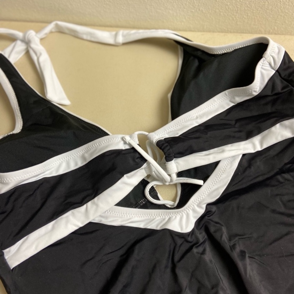 New Swimsuits For All Plunge halter Color block One Piece Cheeky Plus Size 18 - Picture 5 of 5